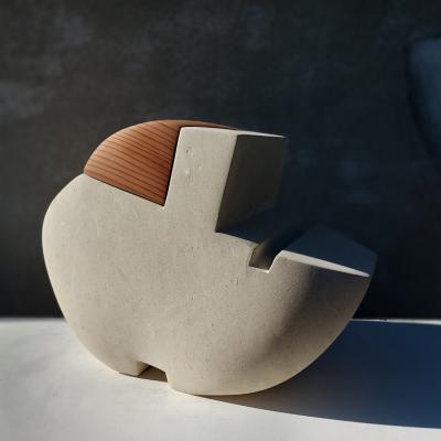 Equilibre VI | Pierre calcaire et séquoia | 26x33x15,5cm | 2016