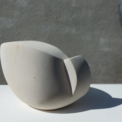 Innocence | Pierre calcaire | 22x35x21.5cm | 2014